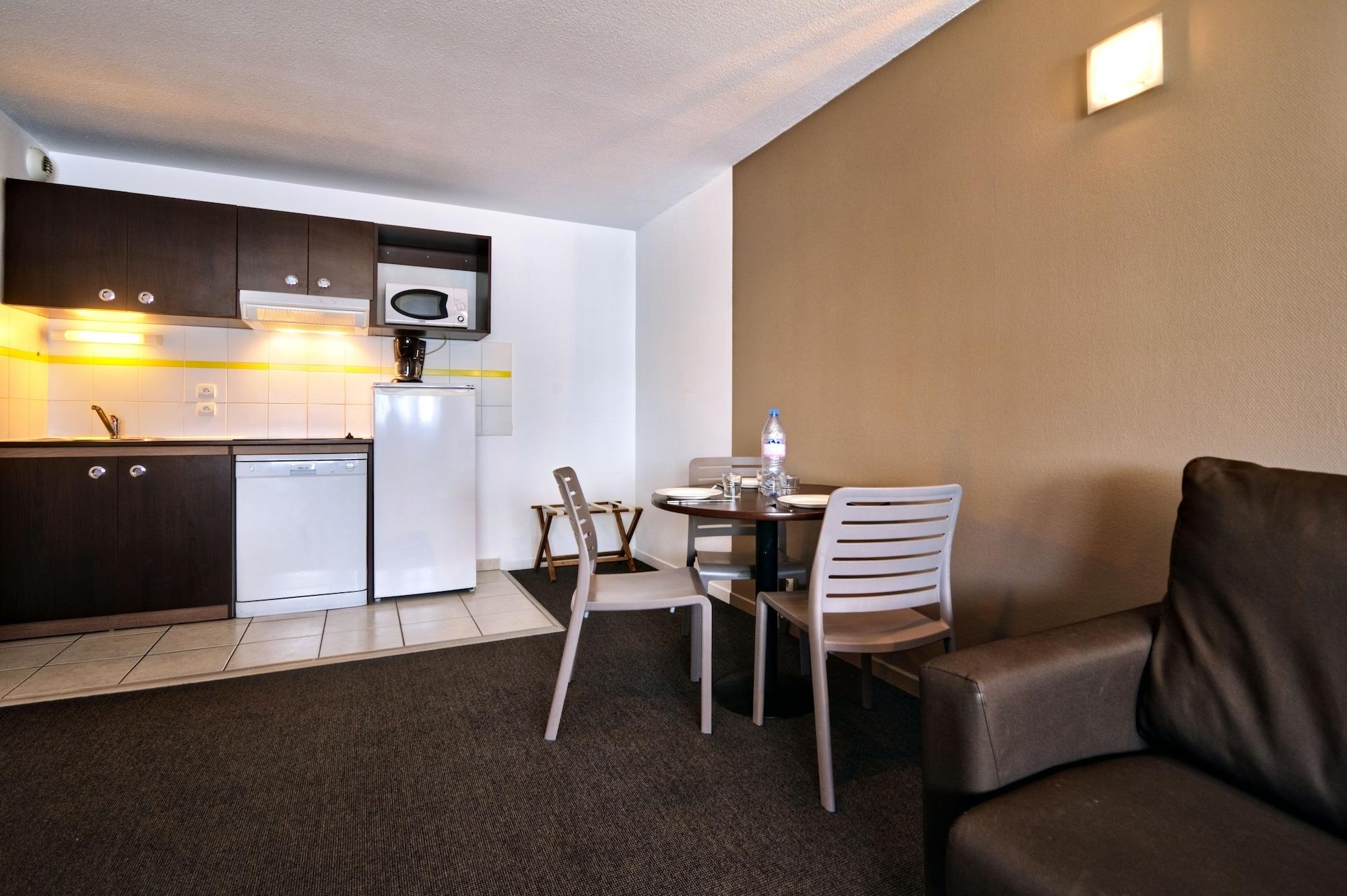 Comfort Aparthotel Les Hauts D'Annecy Exteriör bild