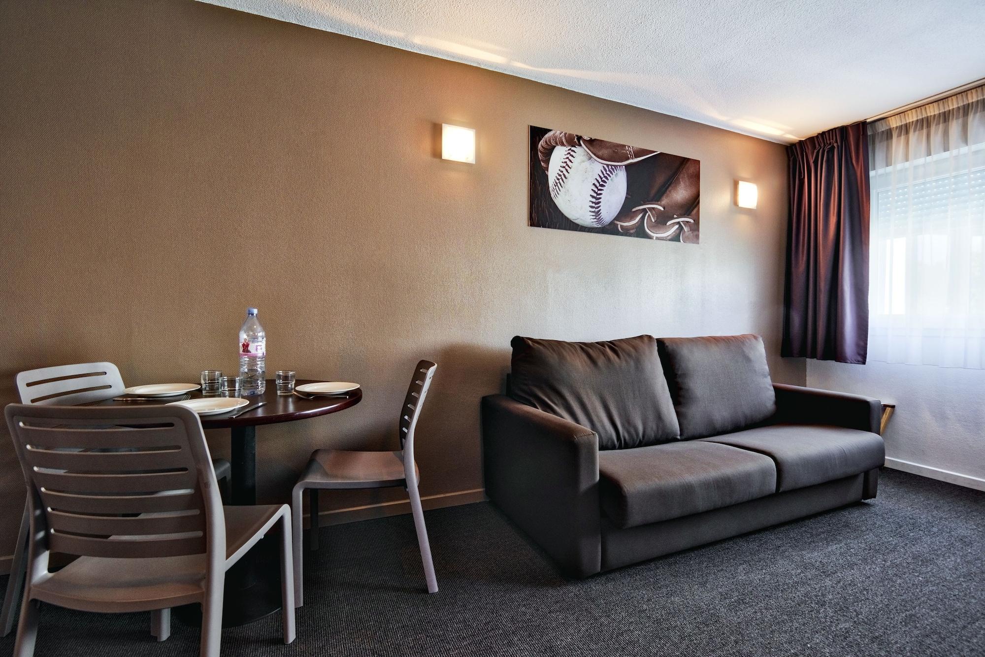 Comfort Aparthotel Les Hauts D'Annecy Exteriör bild